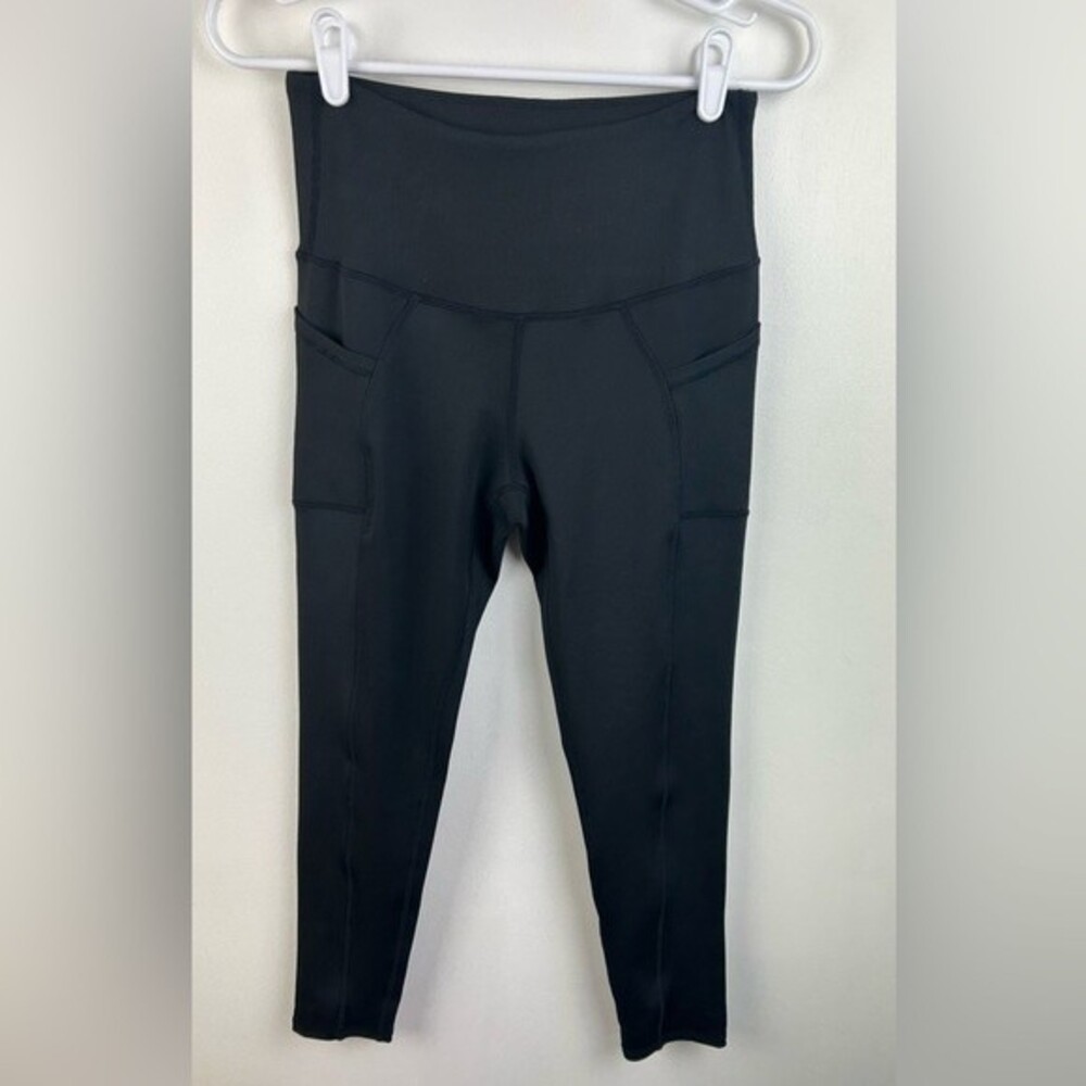 Leg End Black Cropped Leggings with Side Pockets Size Medium